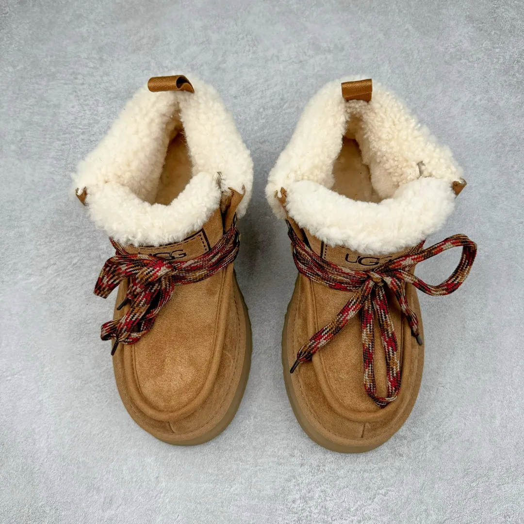Pick up locally💰600 UGG 3954 Fukala autumn and winter sheepskin and fur integrated snow boots. All shoes are made from ZP. Longfeng A-grade Australian imported sheepskin and fur integrated women's boots. Brand OEM production line. Fully follow the ZP process. OEM original pattern maker. Adhering to the principle of no original shoes and no development selection. Pay attention to every detail. The most authentic version on the market. TREADLITE "Light Wing" technology outsole. Lightweight/durable/flexible/pile size: 35 36 37 38 39 40 Coding: by3936040